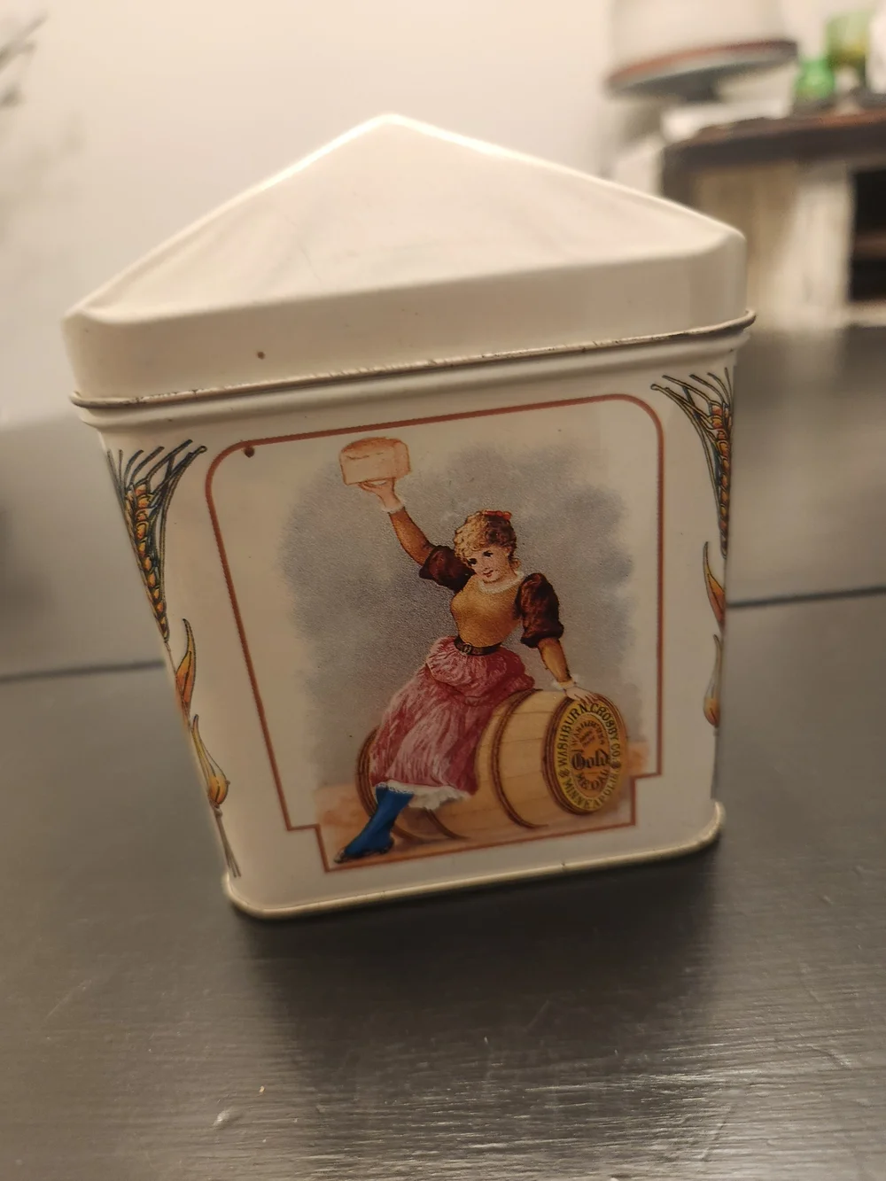 Washburn Gold Medal Vintage-Style White Tin - Decorative Bath & Body Storage